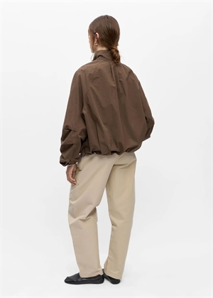 Berta funnel neck jakke Seal Brown Object 